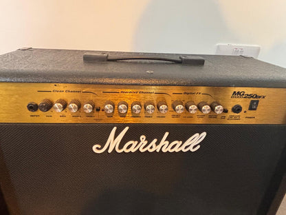 Marshall MRPEDL91004 Footswitch and a 2x50w MG250DFX amp (used)